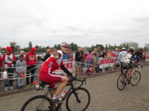 Photo de Stéphane Blondel sur le parcours vélo de l'Ironman Vichy