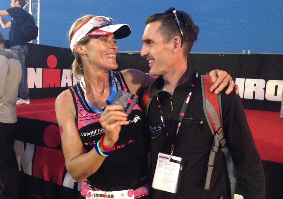 Nathalie SIMON, est une femme très sportive, et véritable ambassadrice du sport féminin. Ici avec son coach Jean-Baptiste WIROTH, à l'arrivée de l'Ironman France 2016