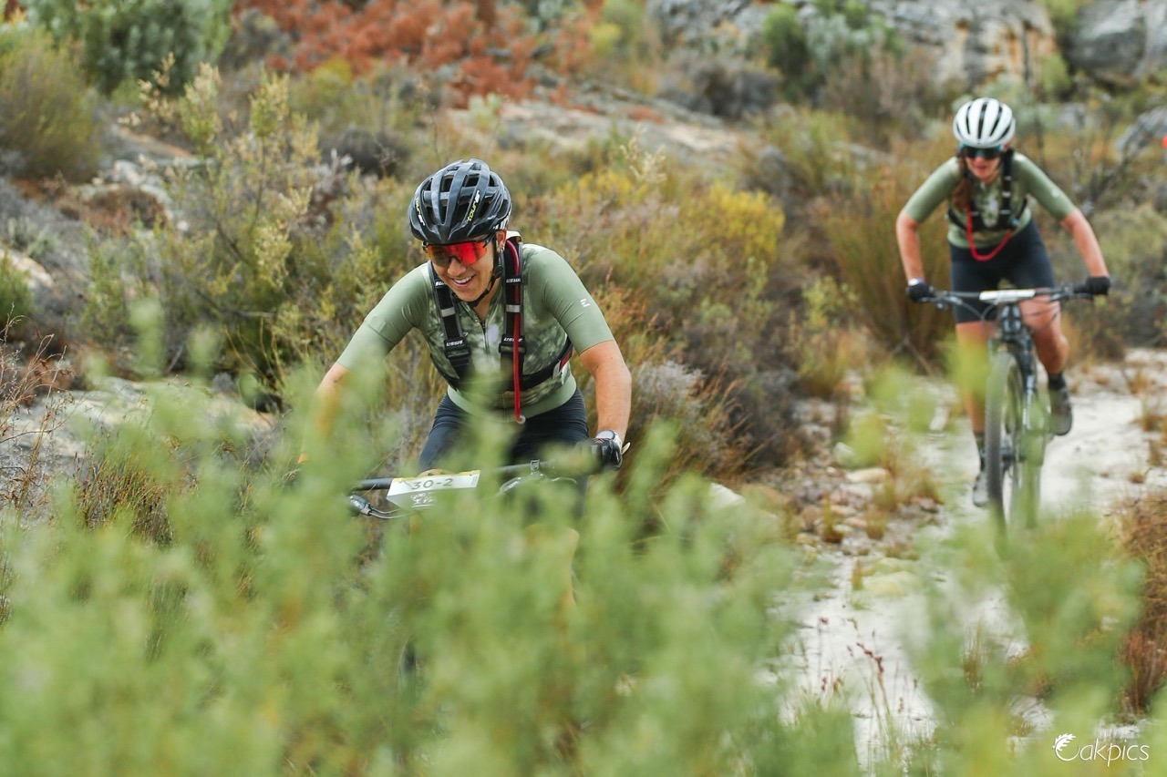 Capucine en pleine course lors de la Tankwa Trek en Afrique du Sud
