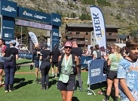 Maryline à l’arrivée de son trail dans les Alpes
